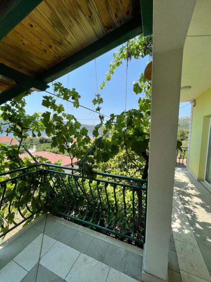 Apartments Mornar Poljica  ภายนอก รูปภาพ