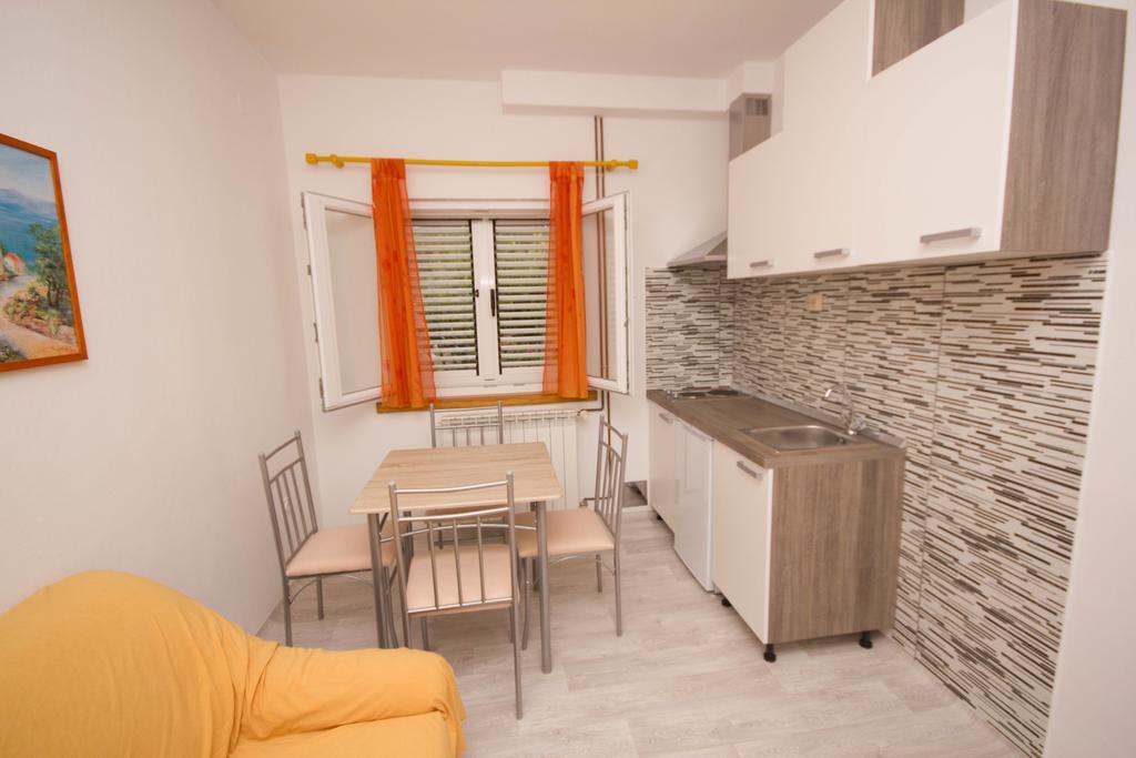 Apartments Mornar Poljica  ภายนอก รูปภาพ