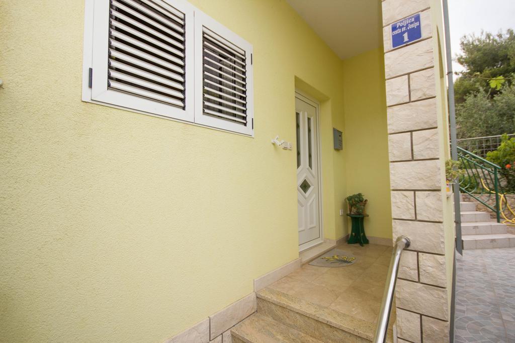 Apartments Mornar Poljica  ภายนอก รูปภาพ